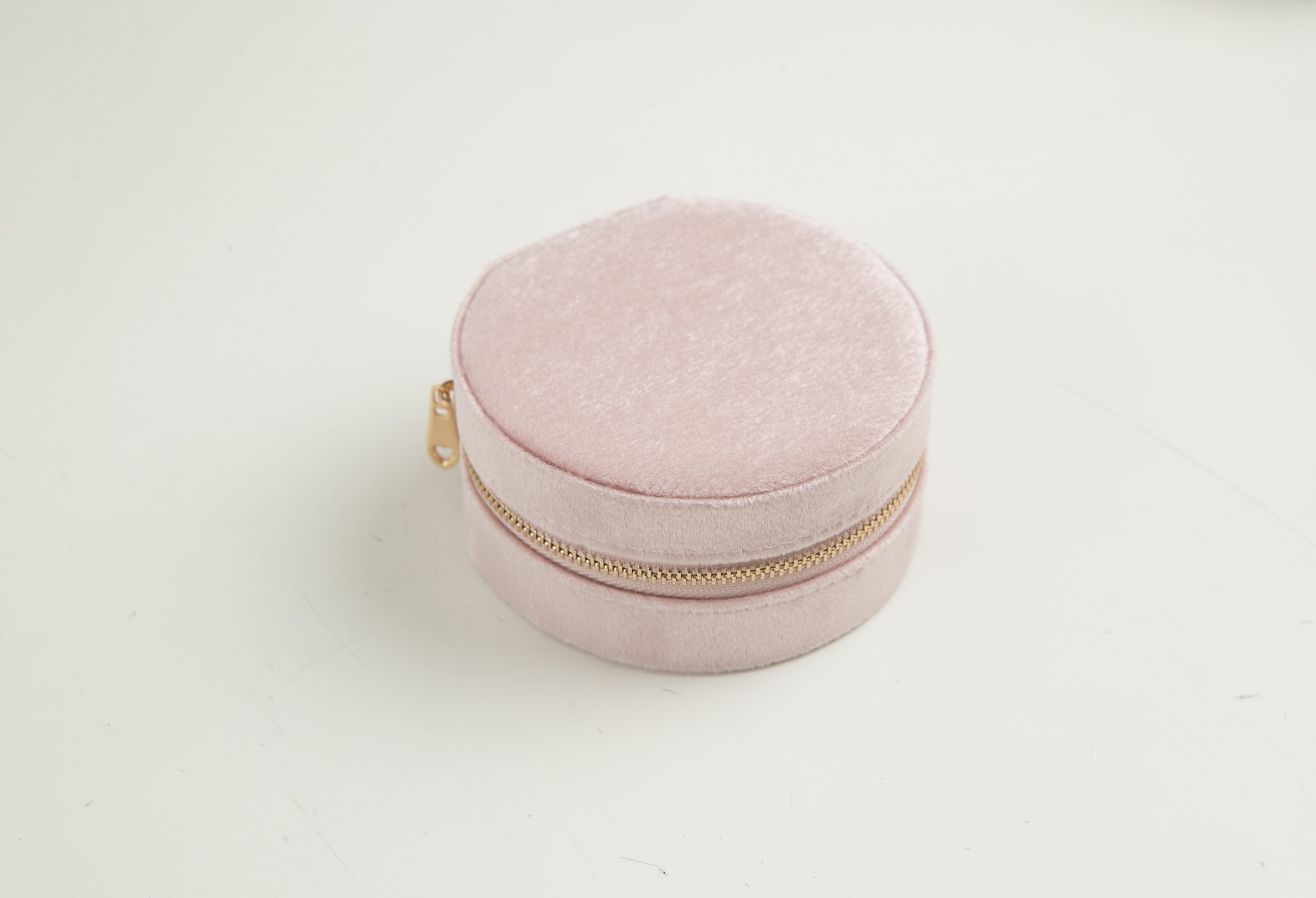 Velvet round jewelry storage box