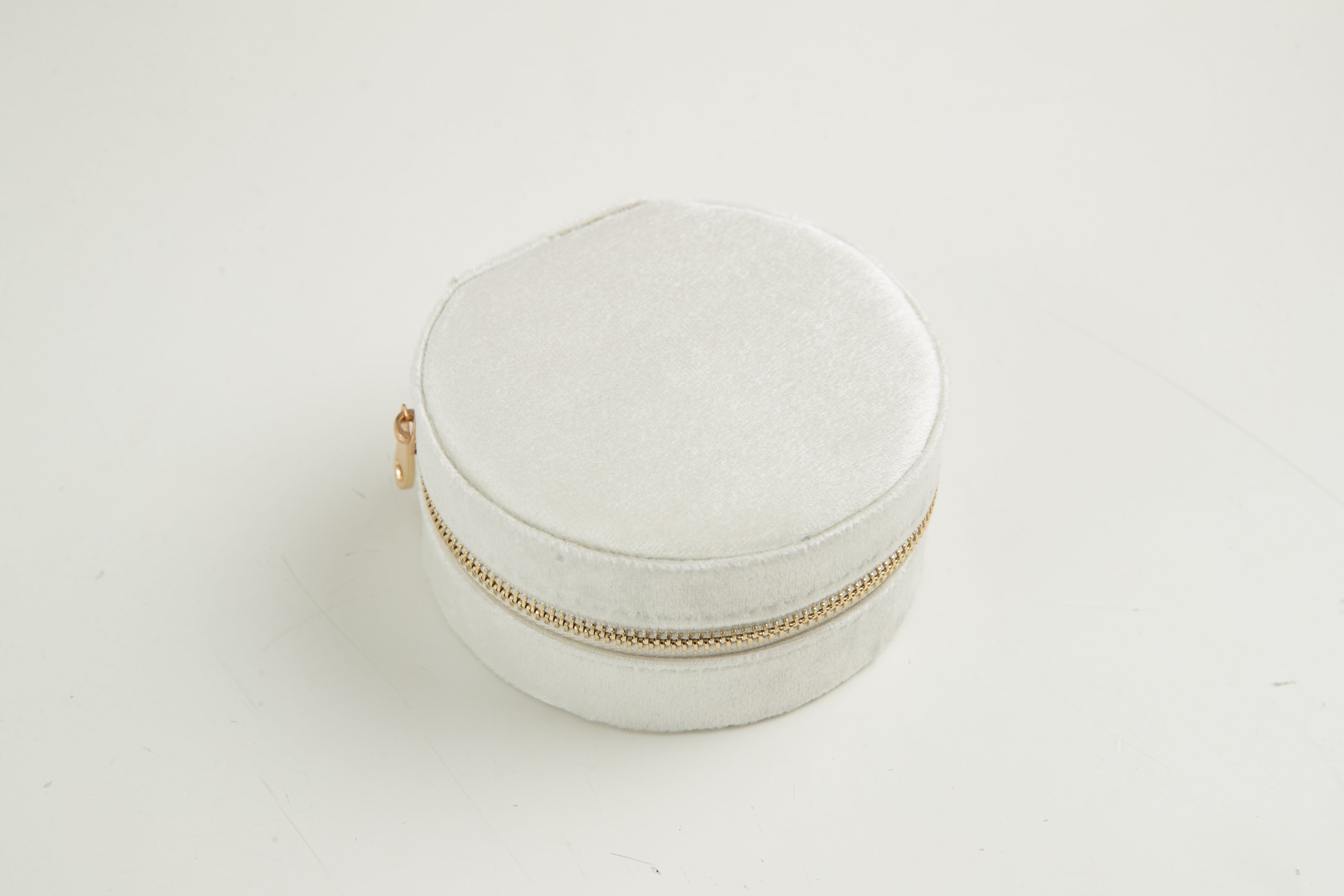 Velvet round jewelry storage box